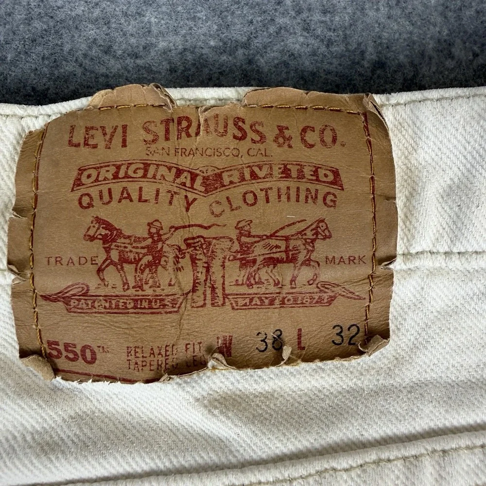 Levi's 550 Cream White Relaxed Tapered Men's Jeans 38x32 90s 80s Vintage